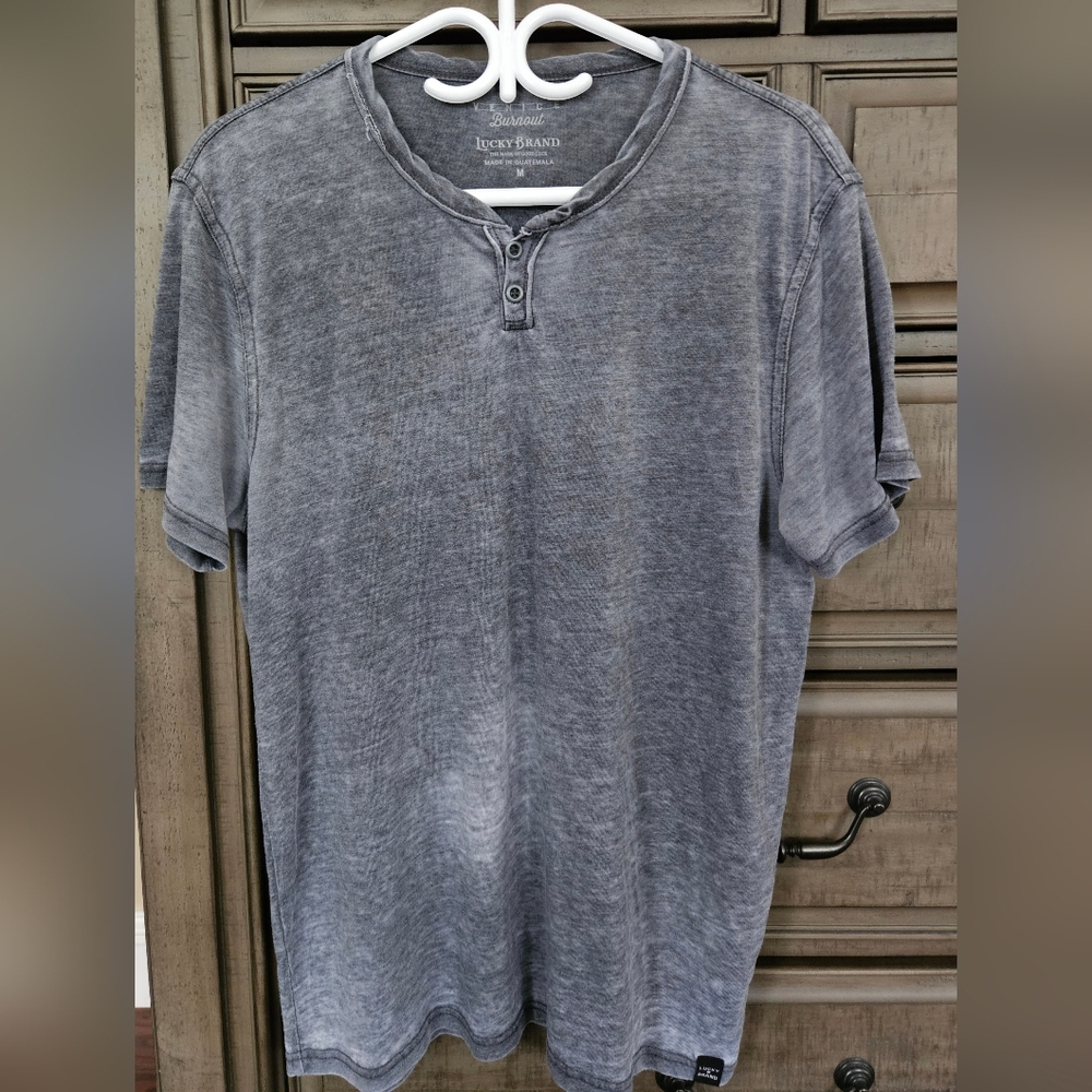 Men's dark grey Lucky brand t-shirt